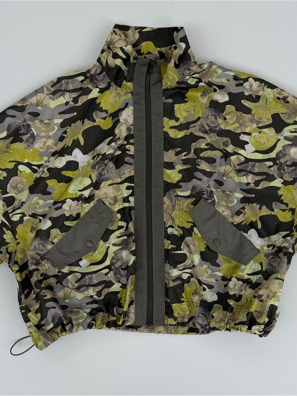 Women’s Nike Cropped Nylon Camo Floral Zip-Front Crop Jacket in Olive and Black